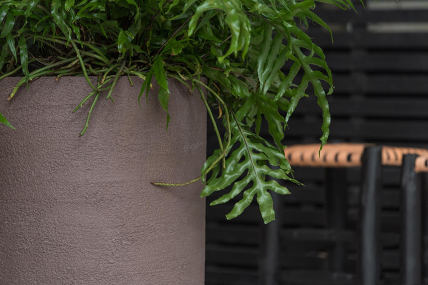 Fibrestone Dice Round Planter by Idealist Premium