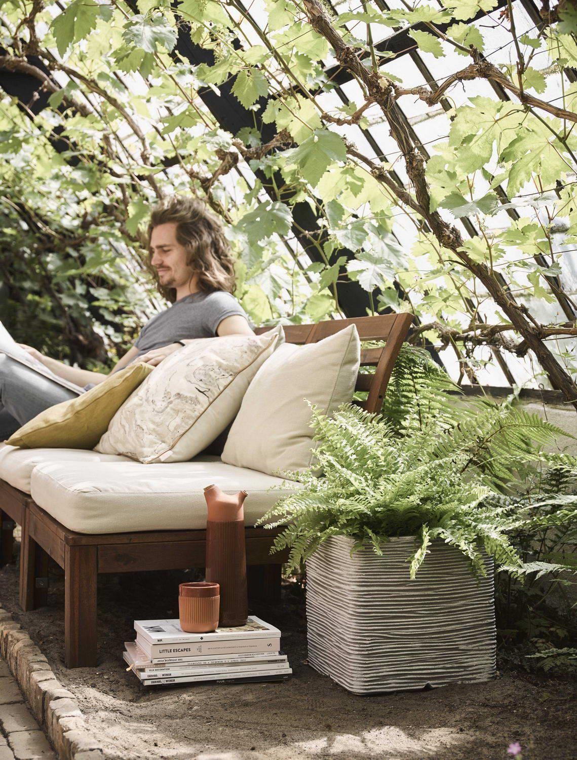 Square Resin Planter by Cadix Capi Tutch Ribbed