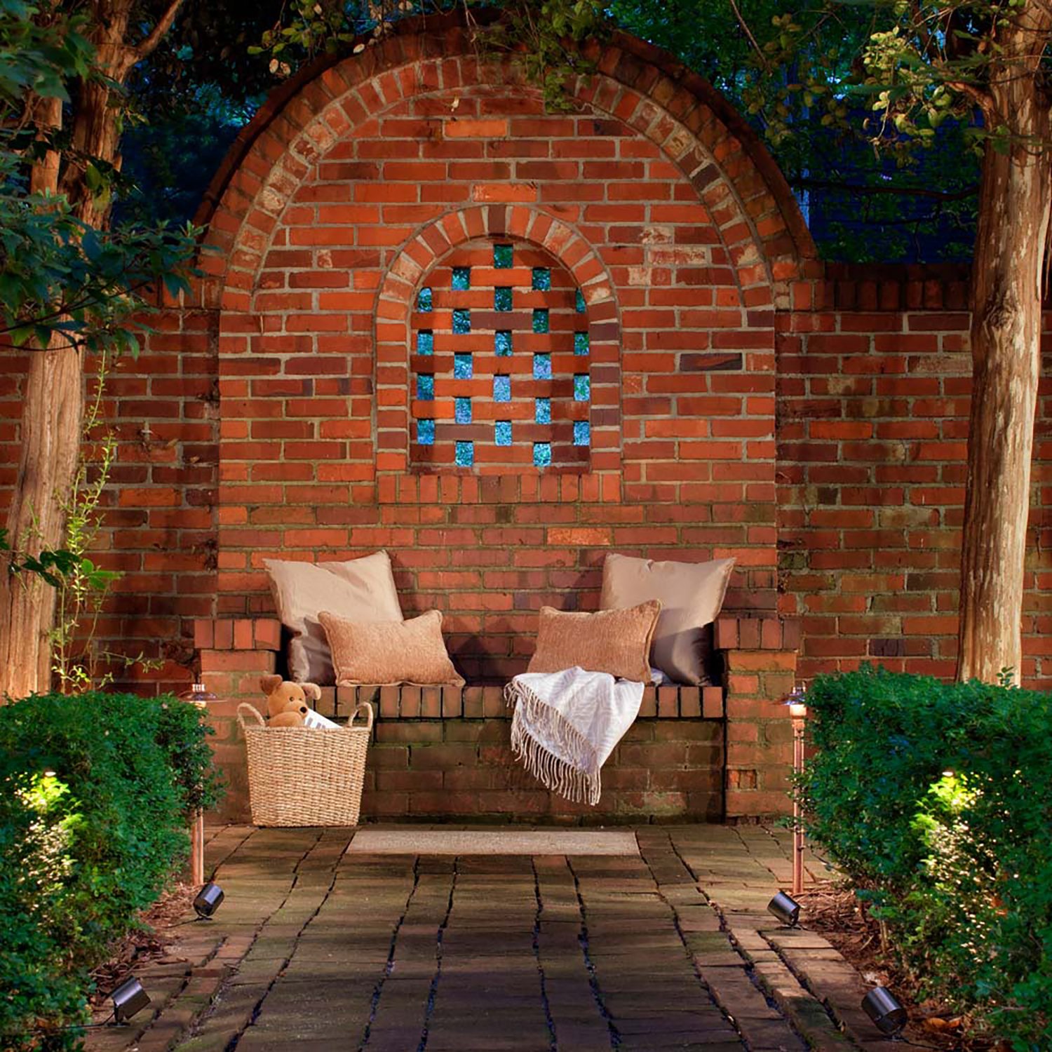 Albany Premium Outdoor Spot Solar Garden Lights