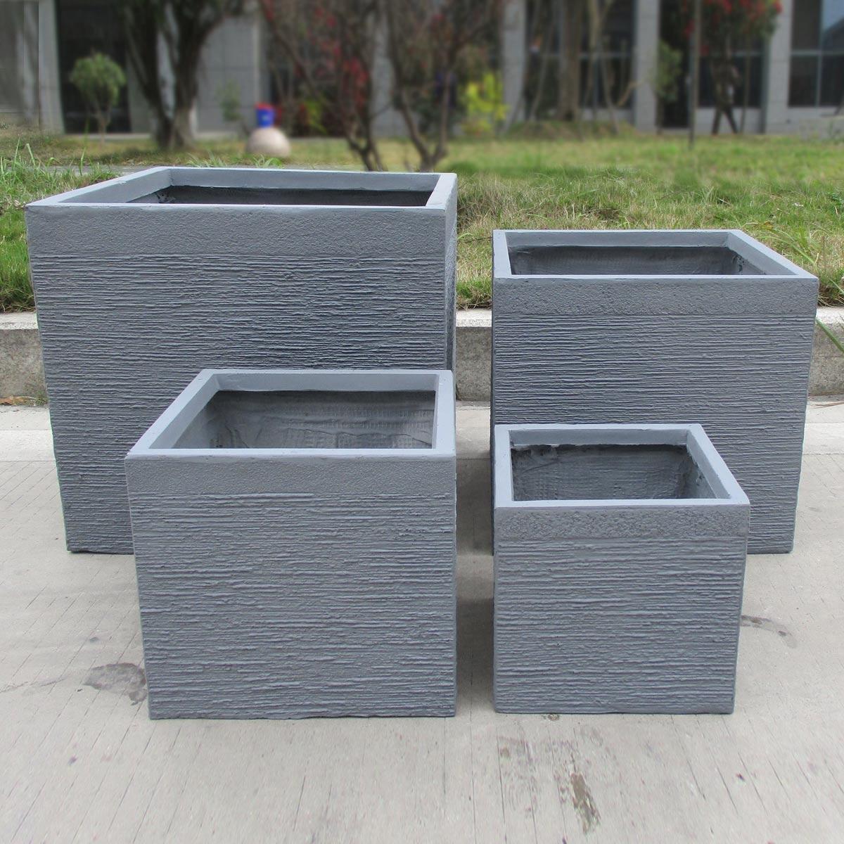 IDEALIST Lite Ribbed Light Concrete Square Planter