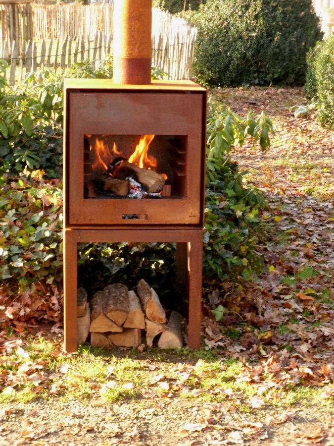 Thor Standing Corteen Steel Garden Burner