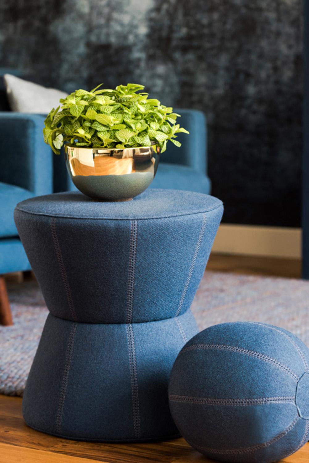 Fiberstone Glossy Peter Light Planter by Idealist Premium