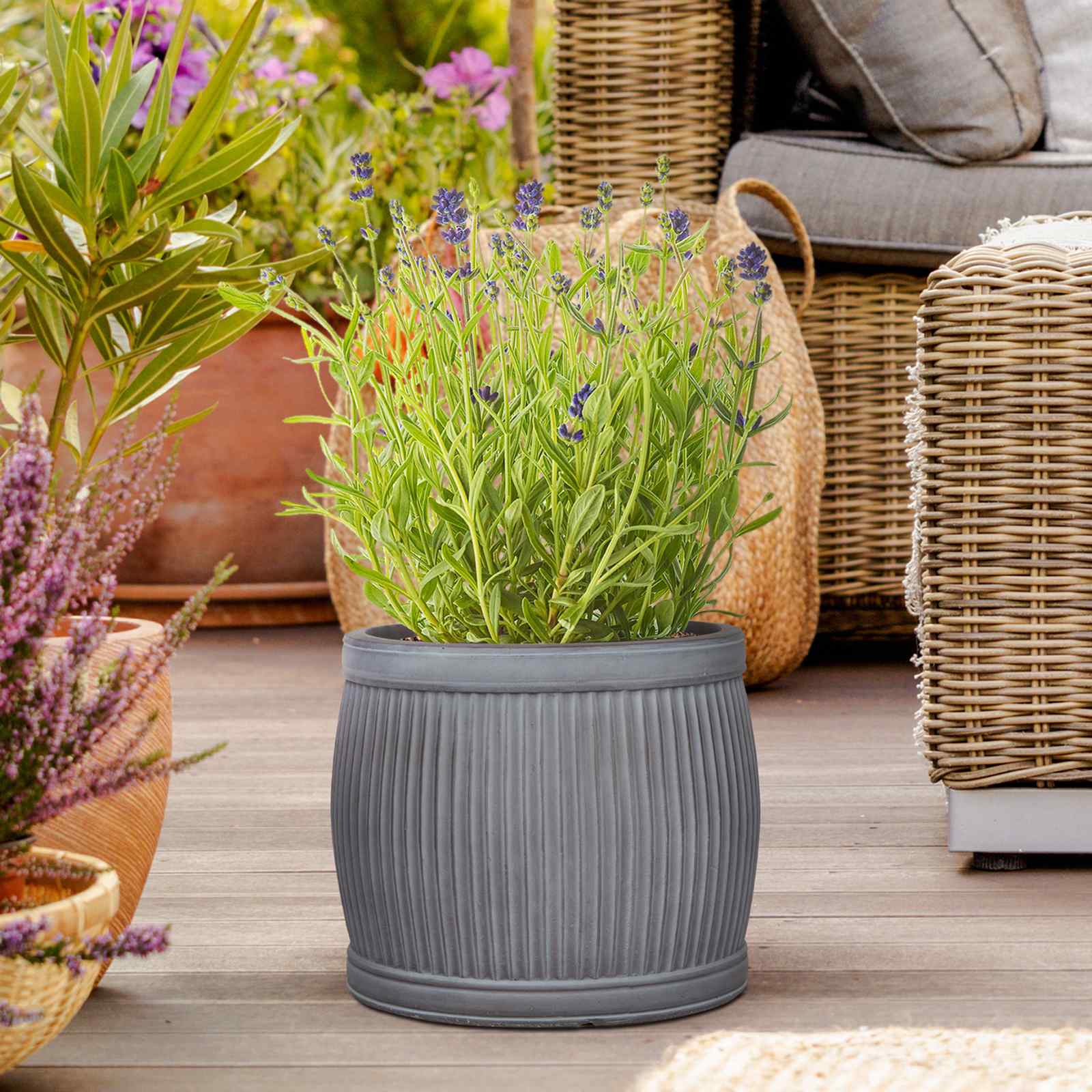 IDEALIST Lite Vertical Ribbed Vintage Style Barrel Round Planter