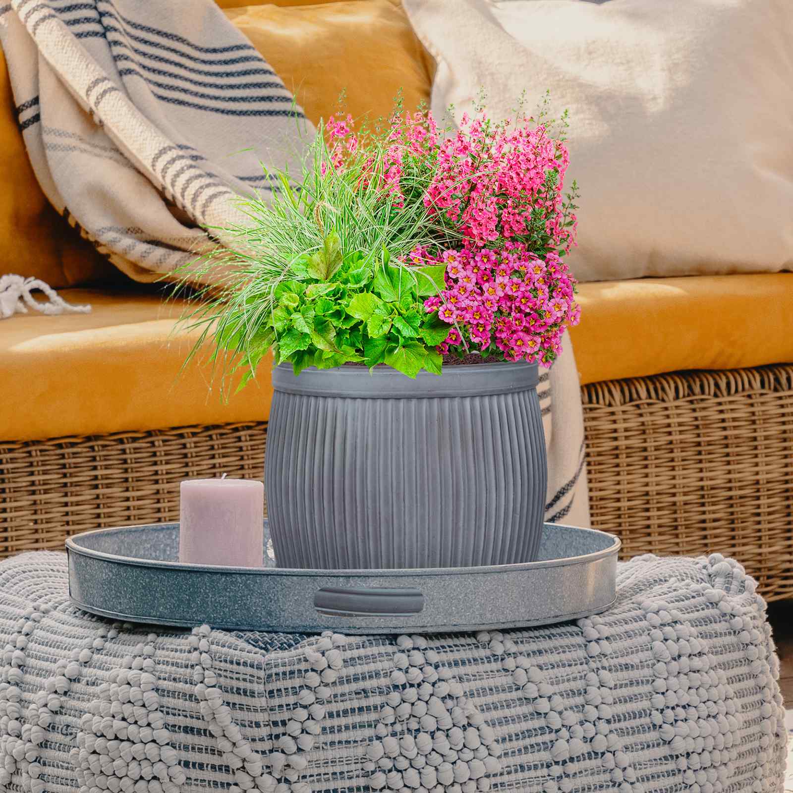 IDEALIST Lite Vertical Ribbed Vintage Style Barrel Round Planter