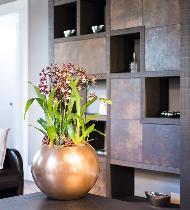 Glory Ball Round Polystone Indoor Planter