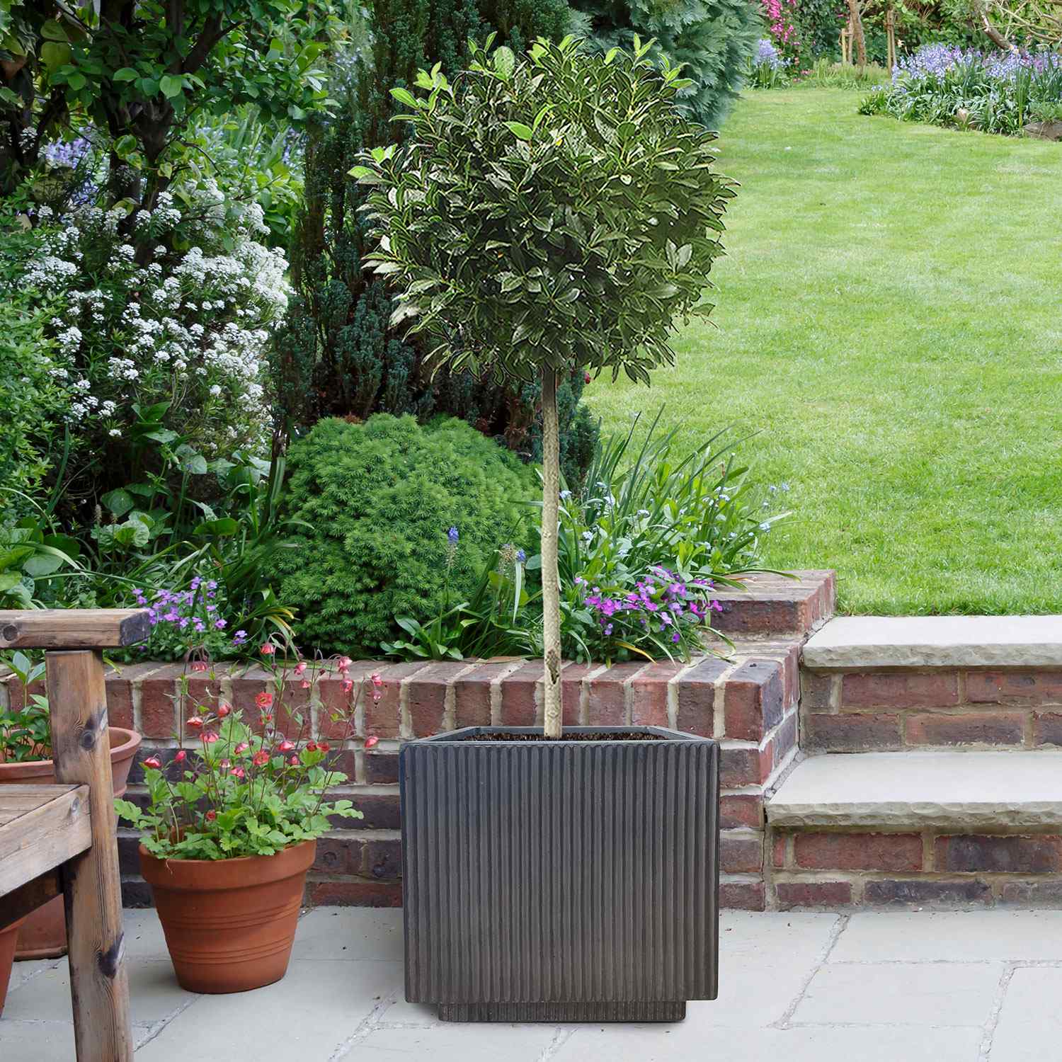 IDEALIST Lite Vertical Ribbed Square Effect Outdoor Planter