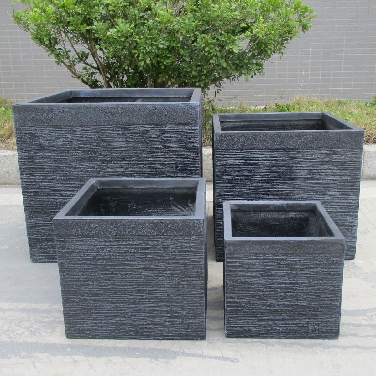 IDEALIST Lite Ribbed Light Concrete Square Planter