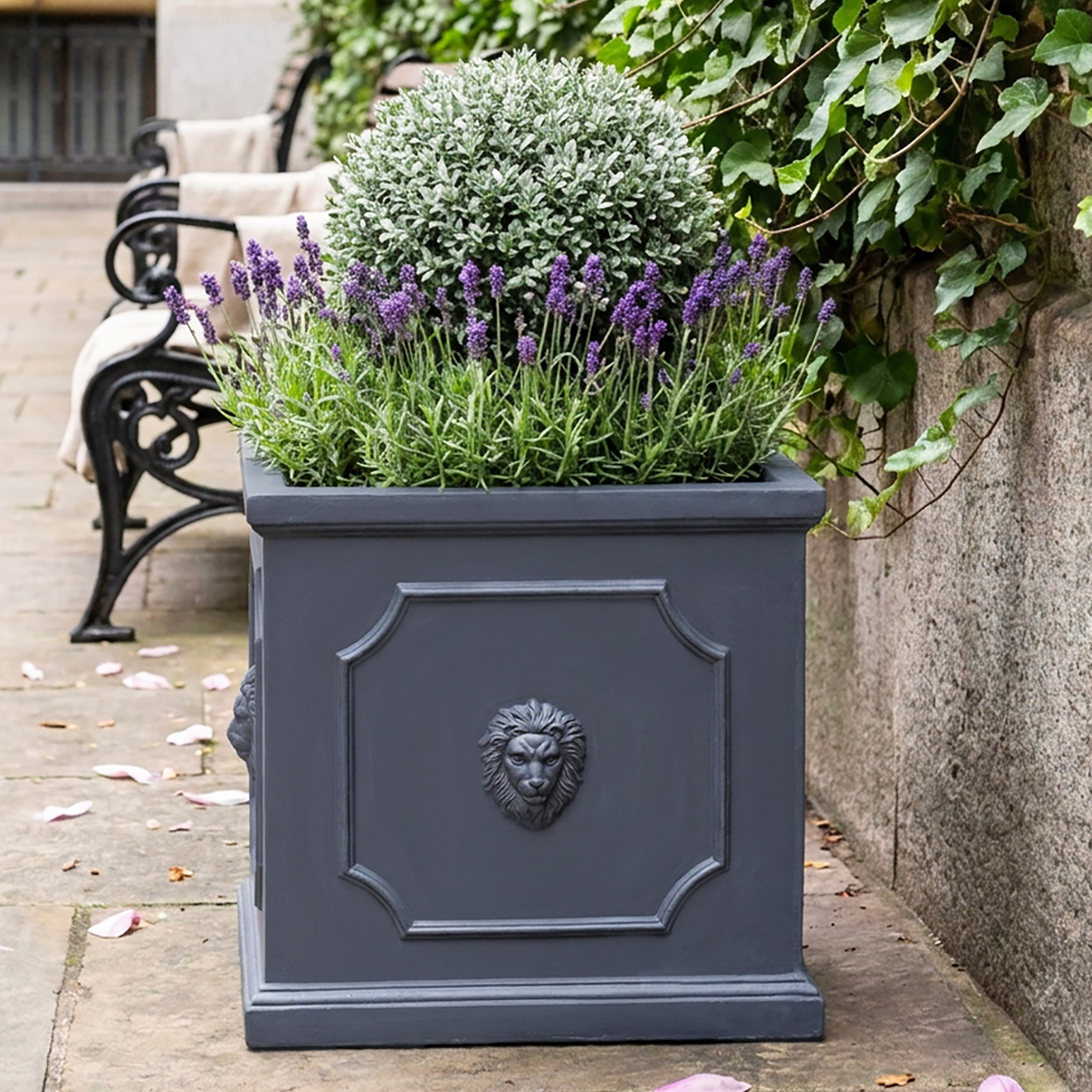 IDEALIST Lite Faux Lead Light Concrete Garden Planter