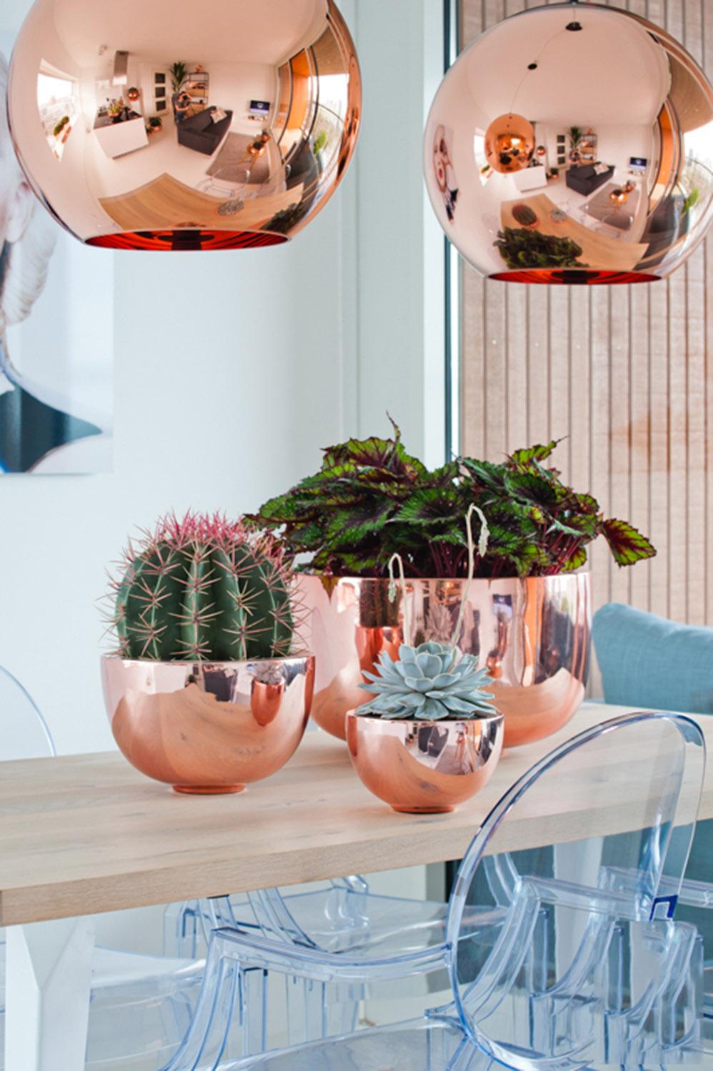 Fiberstone Glossy Peter Light Planter by Idealist Premium