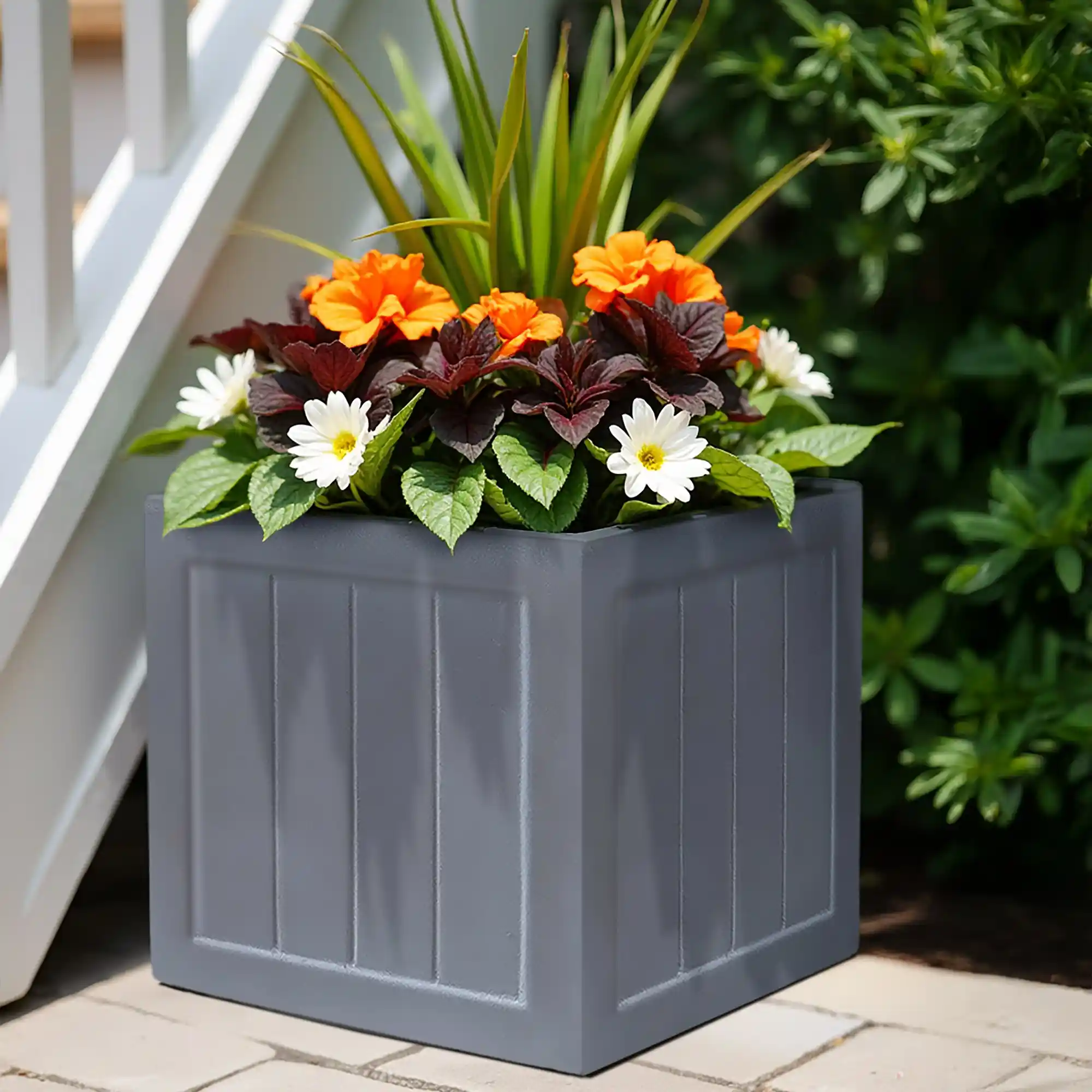 IDEALIST Regency Light Stone Square Garden Planter