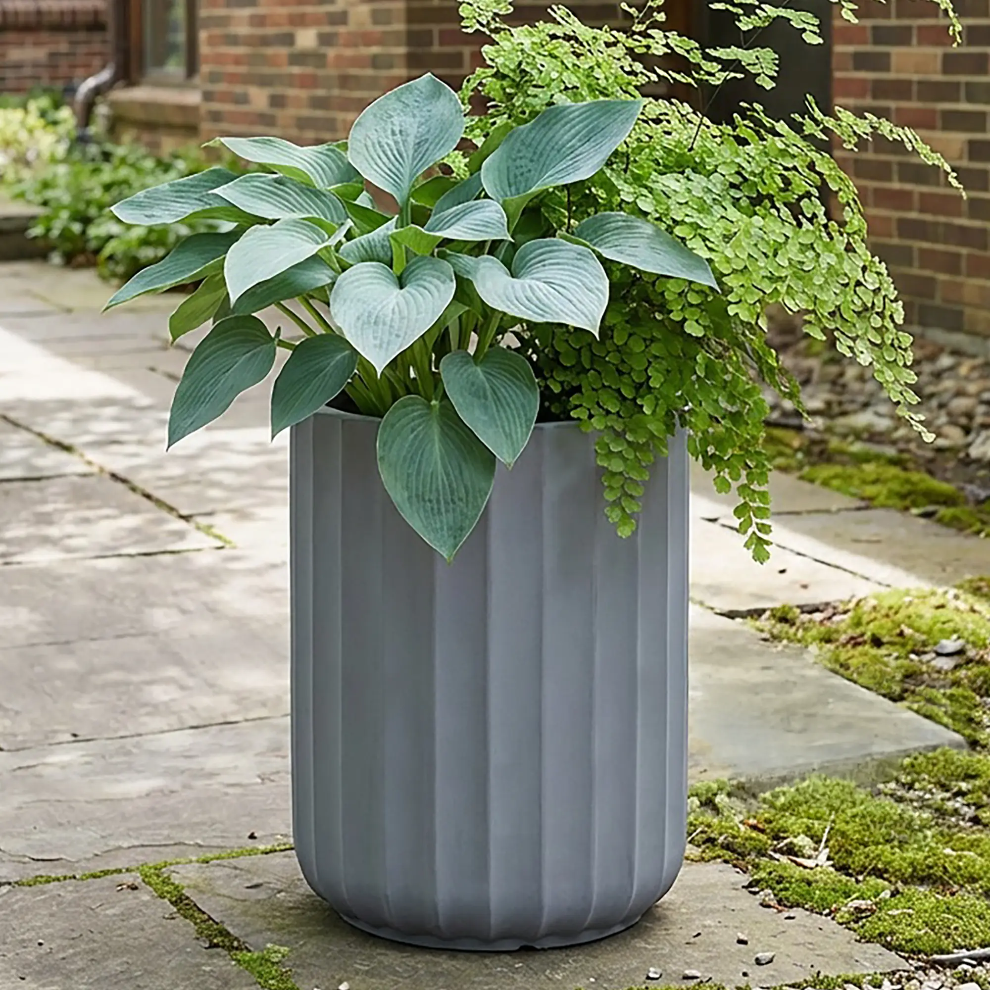 IDEALIST Lite Modern Ribbed Cylinder Round Outdoor Planter