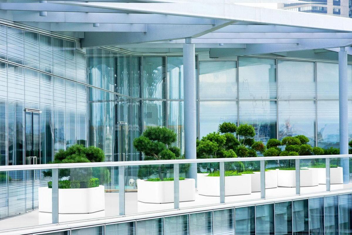 CALM Outdoor Fiberglass Planter