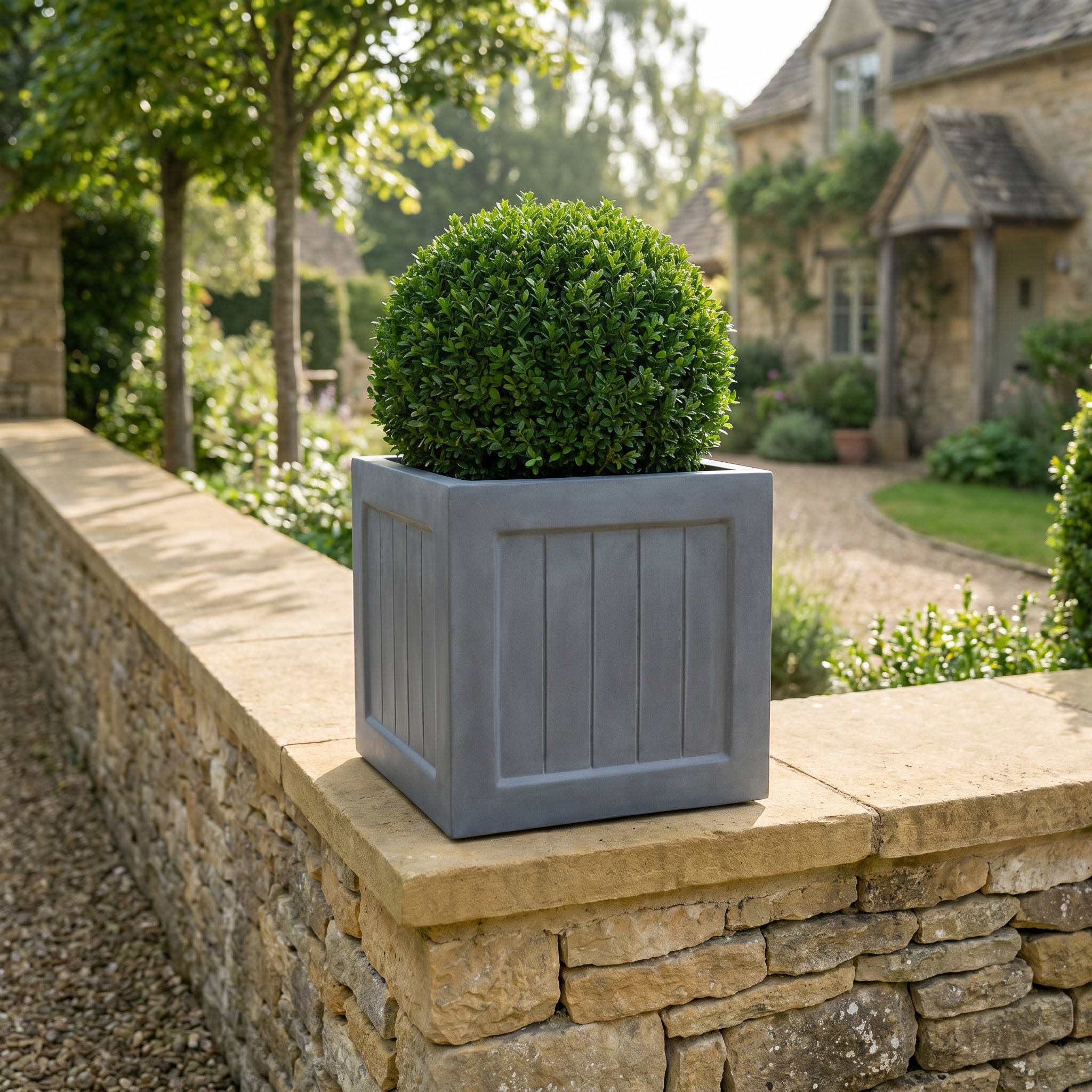 IDEALIST Regency Light Stone Square Garden Planter