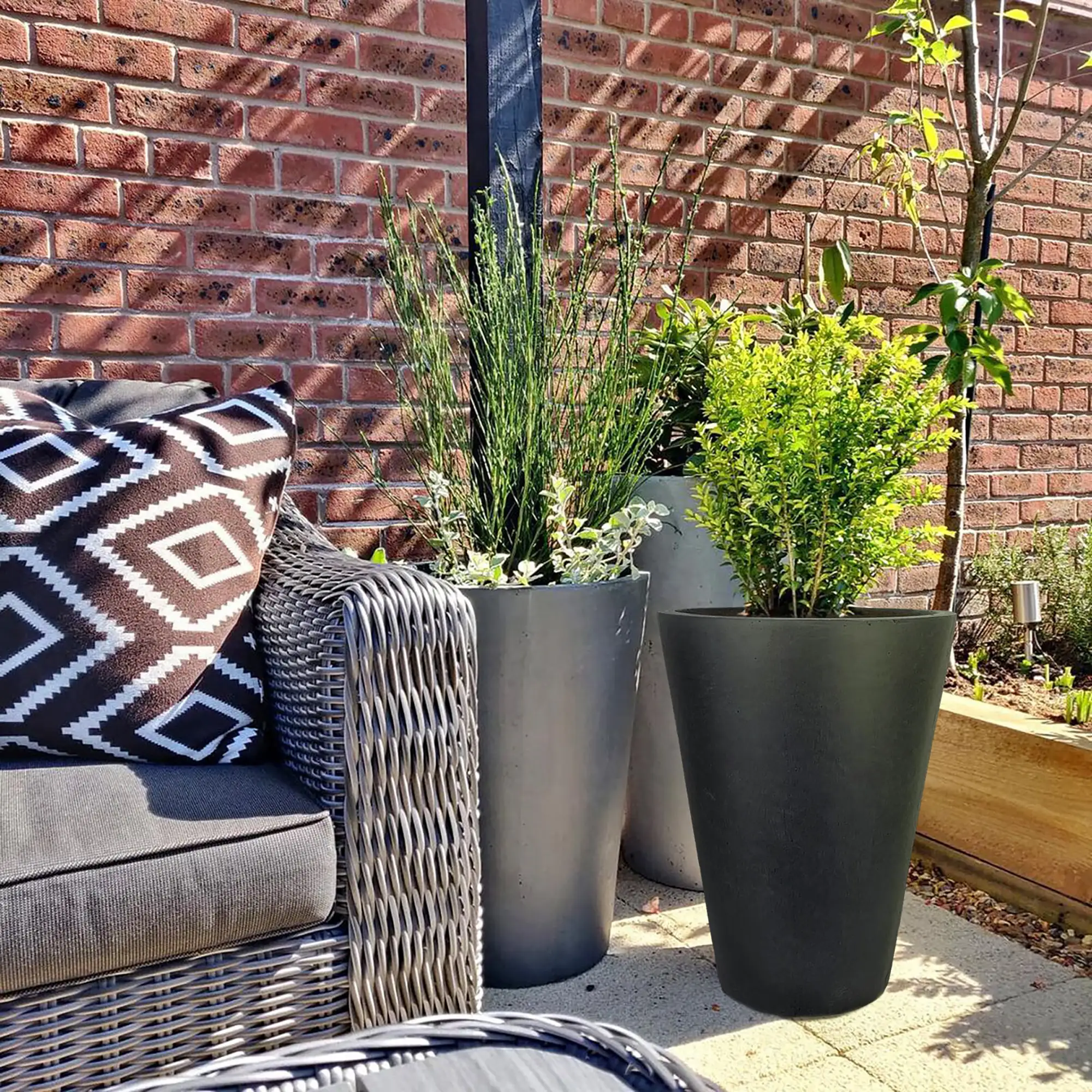 IDEALIST Lite Contemporary Round Light Concrete Planter