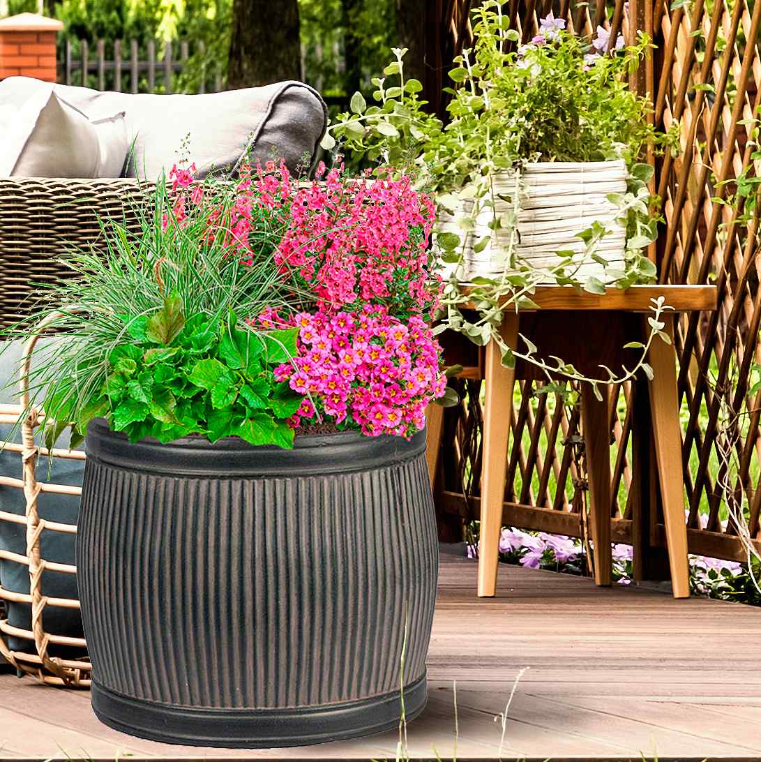 IDEALIST Lite Vertical Ribbed Vintage Style Barrel Round Planter