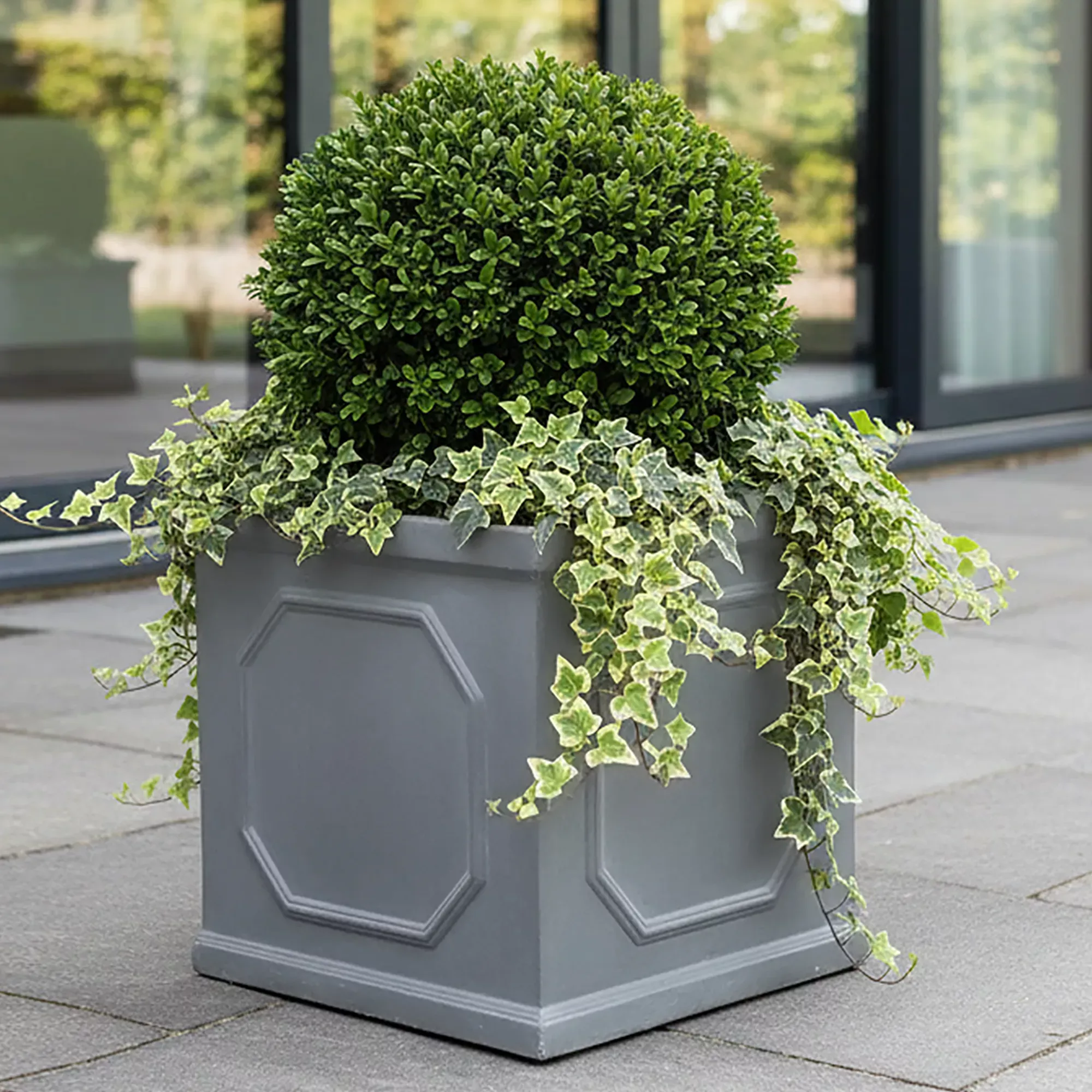IDEALIST Lite Faux Lead Chelsea Box Square Light Concrete Planter