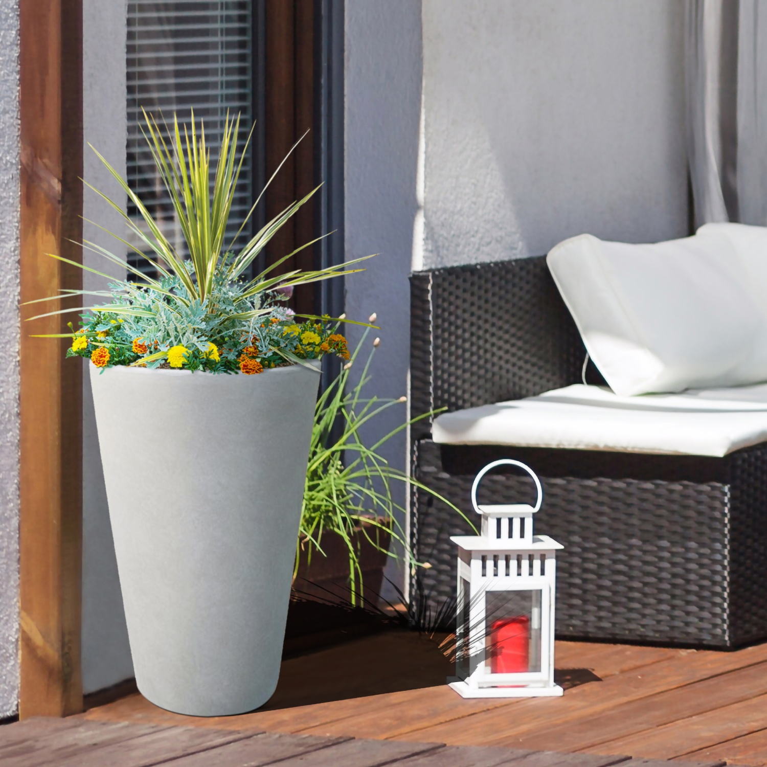 IDEALIST Lite Contemporary Round Light Concrete Planter