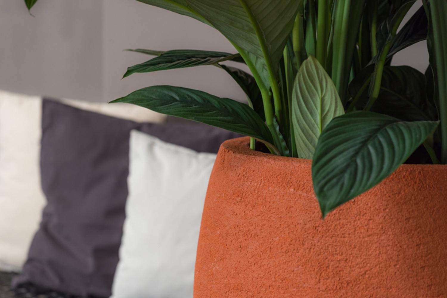 Fibrestone Bond Round Planter by Idealist Premium