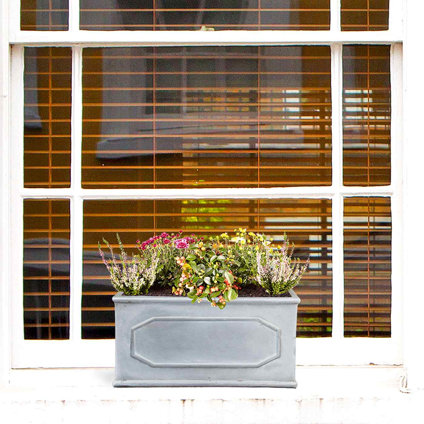 IDEALIST Lite Faux Lead Chelsea Light Concrete Through Planter