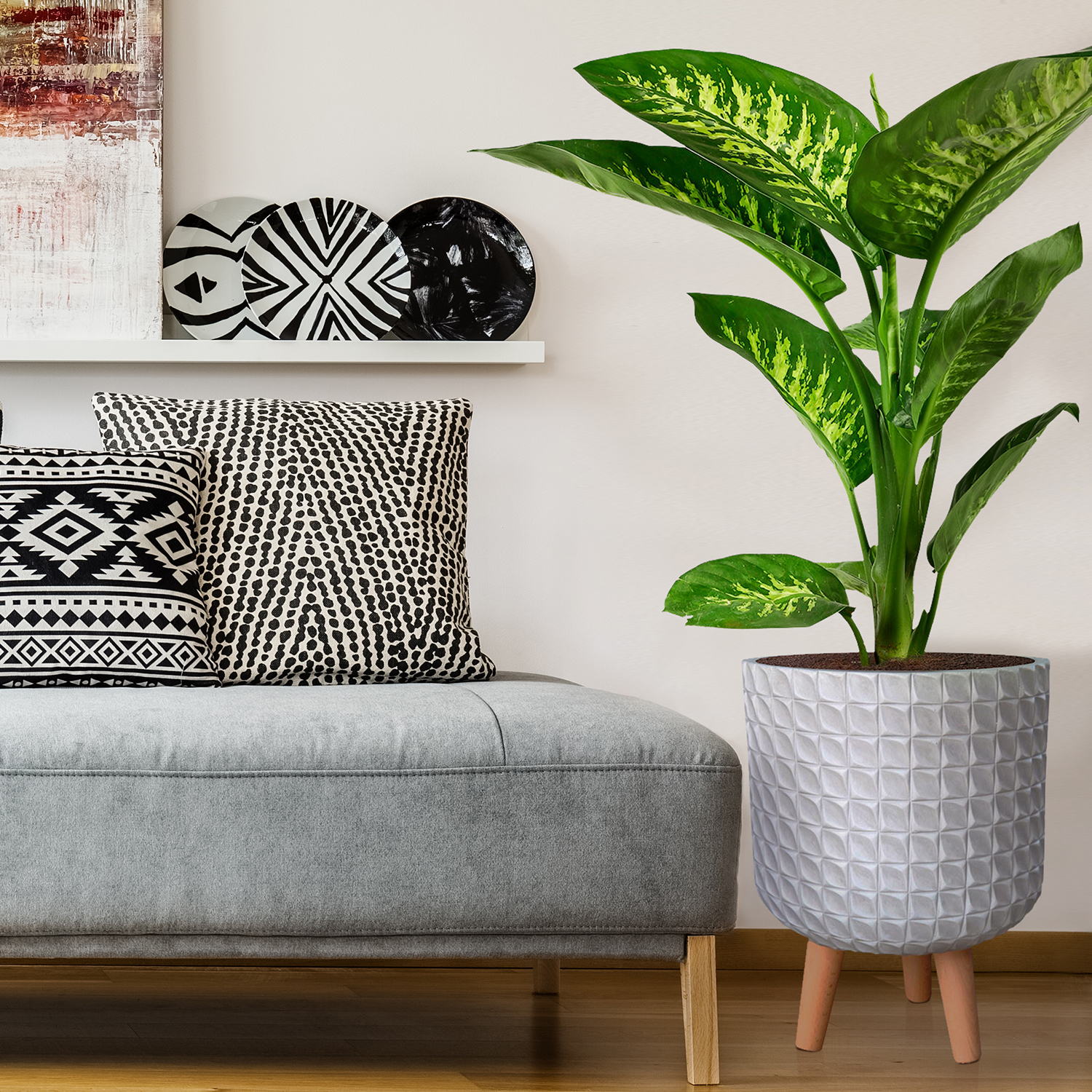 IDEALIST Lite Faceted Effect Planter on Legs