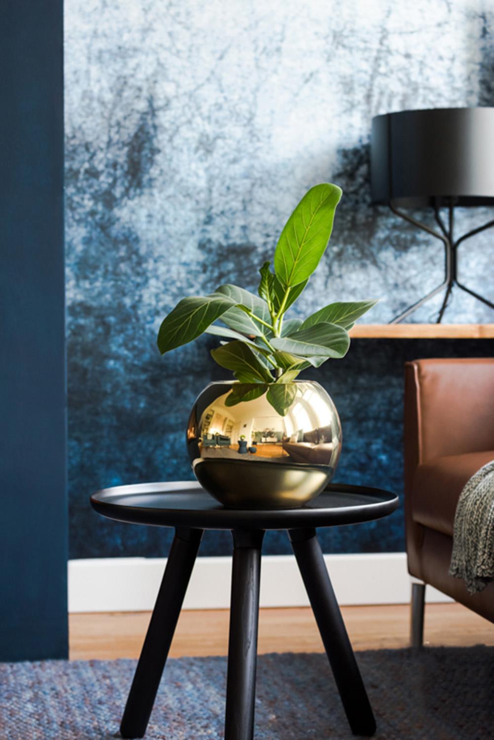 Round Fiberstone Planter by Idealist Premium BETH Glossy