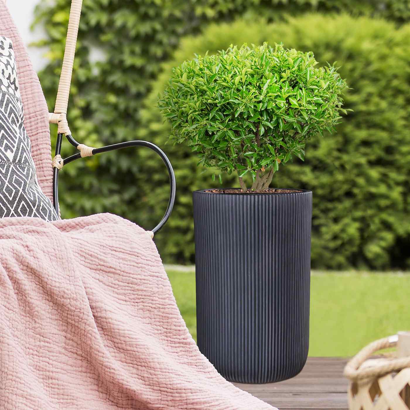 IDEALIST Lite Ribbed Cylinder Outdoor Planter