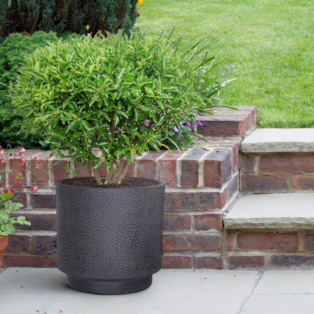 IDEALIST Lite Hammered Stone Cylinder Outdoor Planter