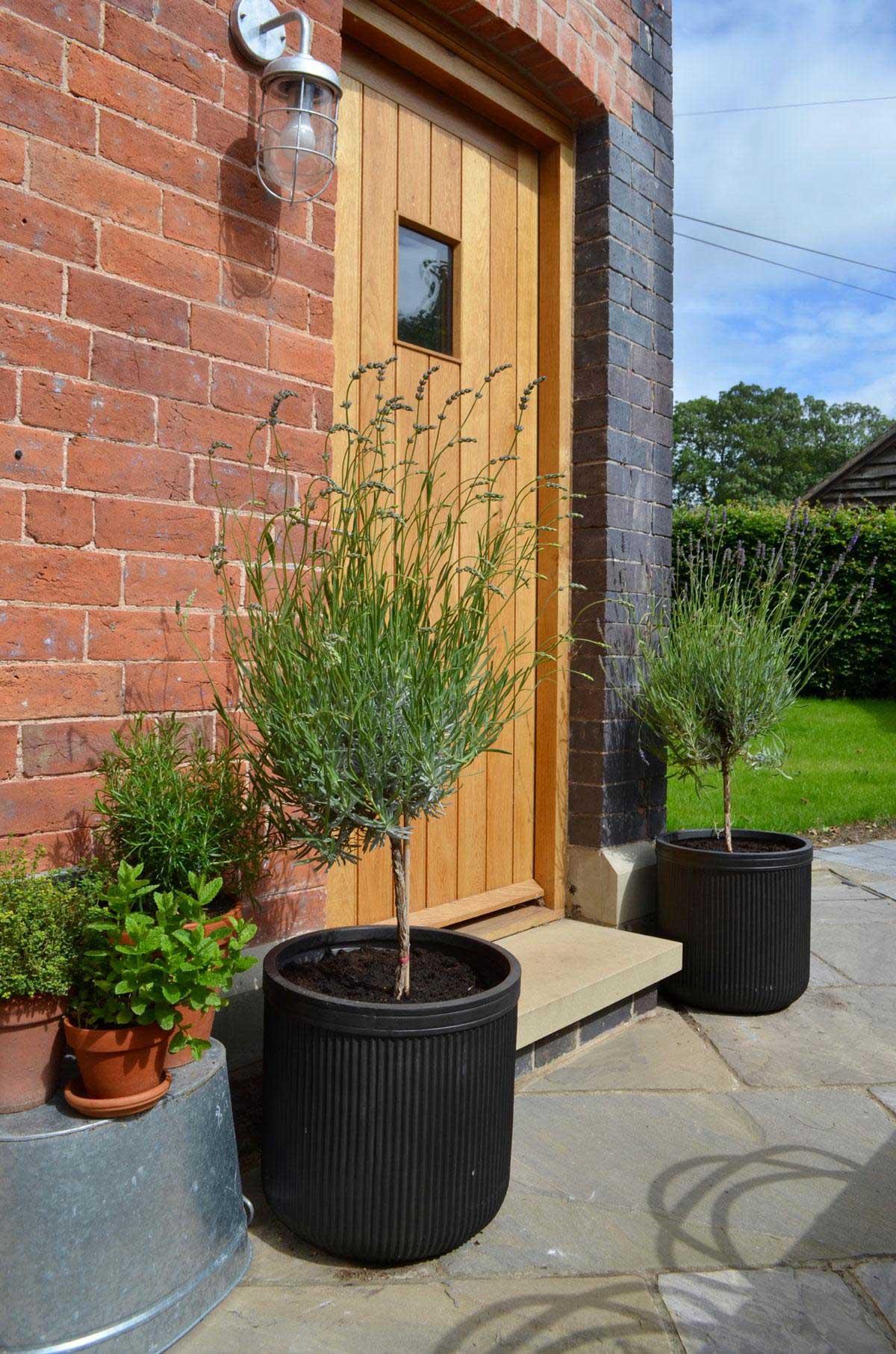 IDEALIST Lite Vertical Ribbed Vintage Style Round Planter