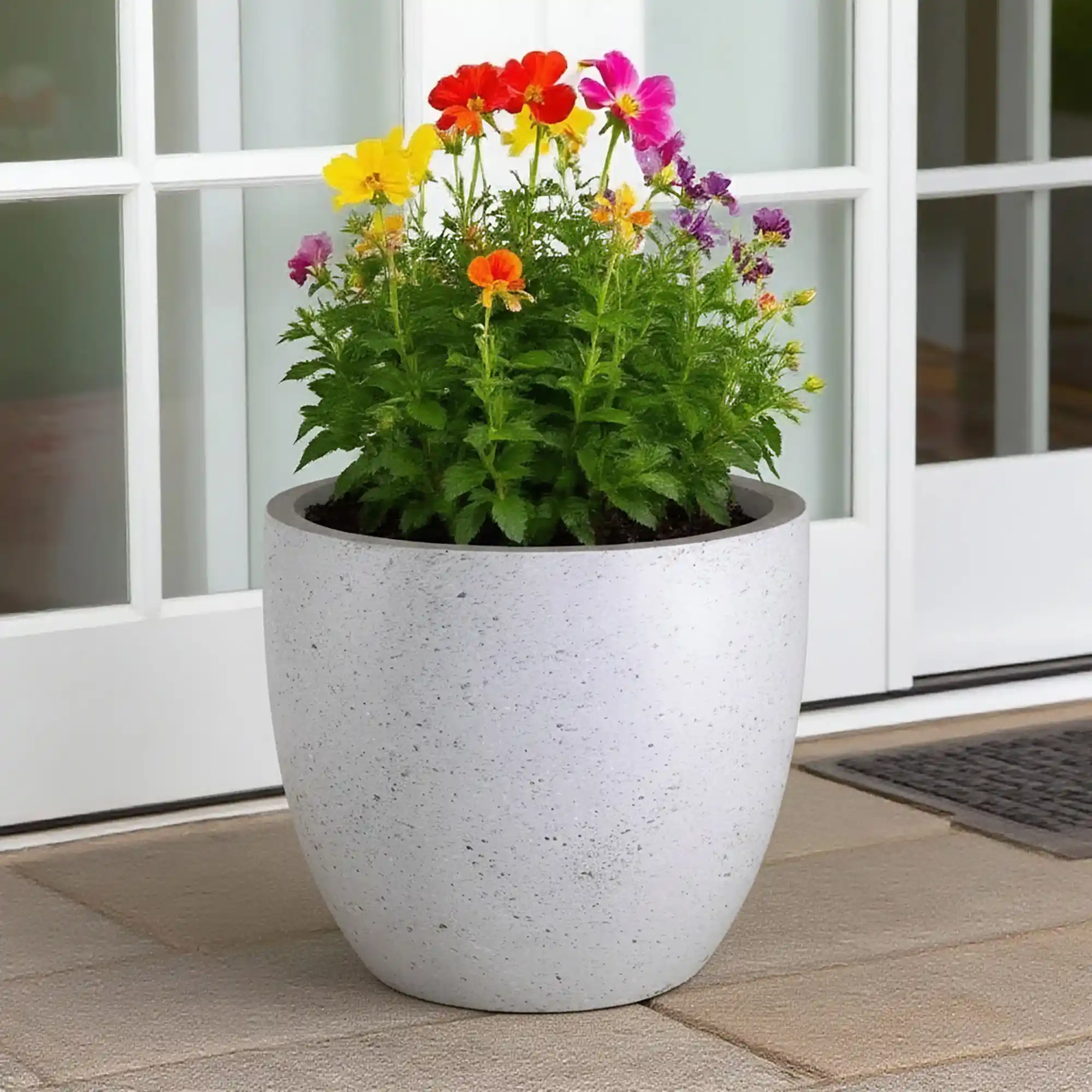 IDEALIST Lite Contemporary Light Concrete Egg Planter