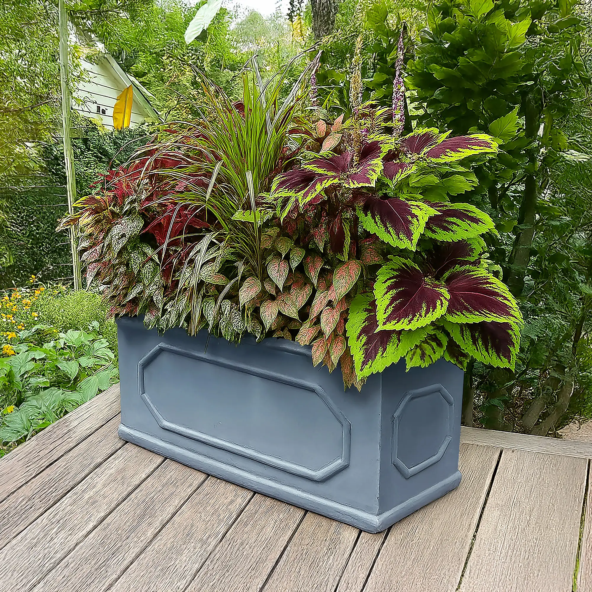 IDEALIST Lite Faux Lead Chelsea Light Concrete Through Planter