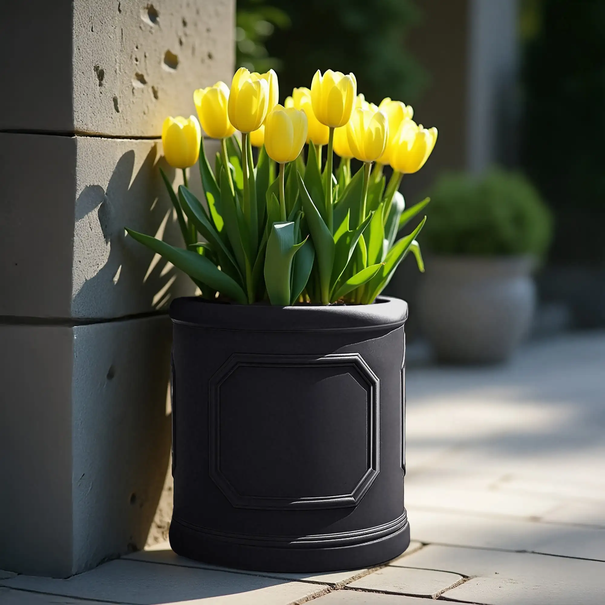 IDEALIST Chelsea Light Concrete Cylinder Garden Planter