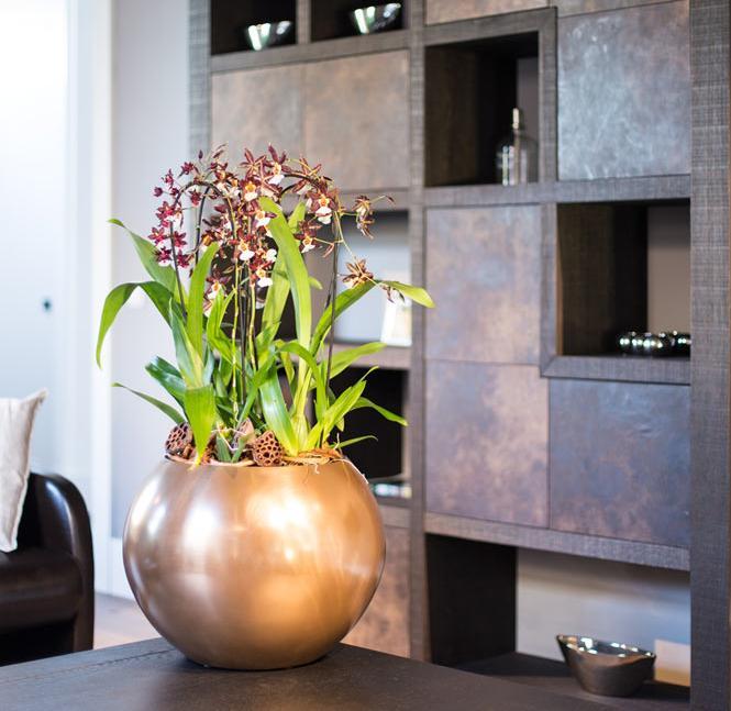 Glory Ball Round Polystone Indoor Planter