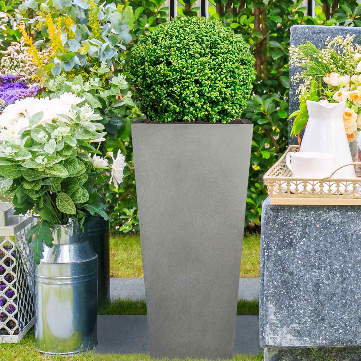 IDEALIST Lite Tall Tapered Contemporary Light Concrete Planter