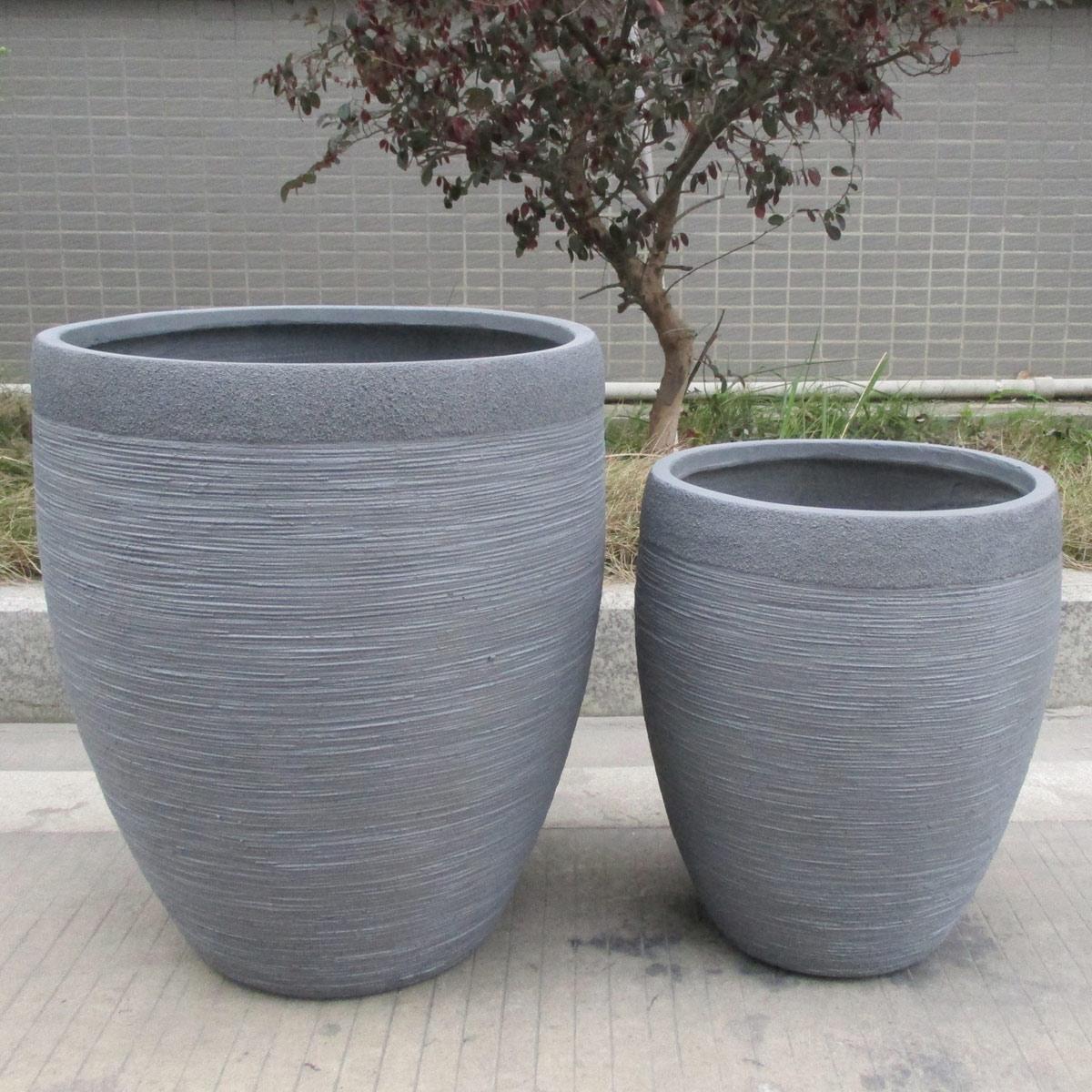 IDEALIST Lite Ribbed Light Concrete Vase Planter