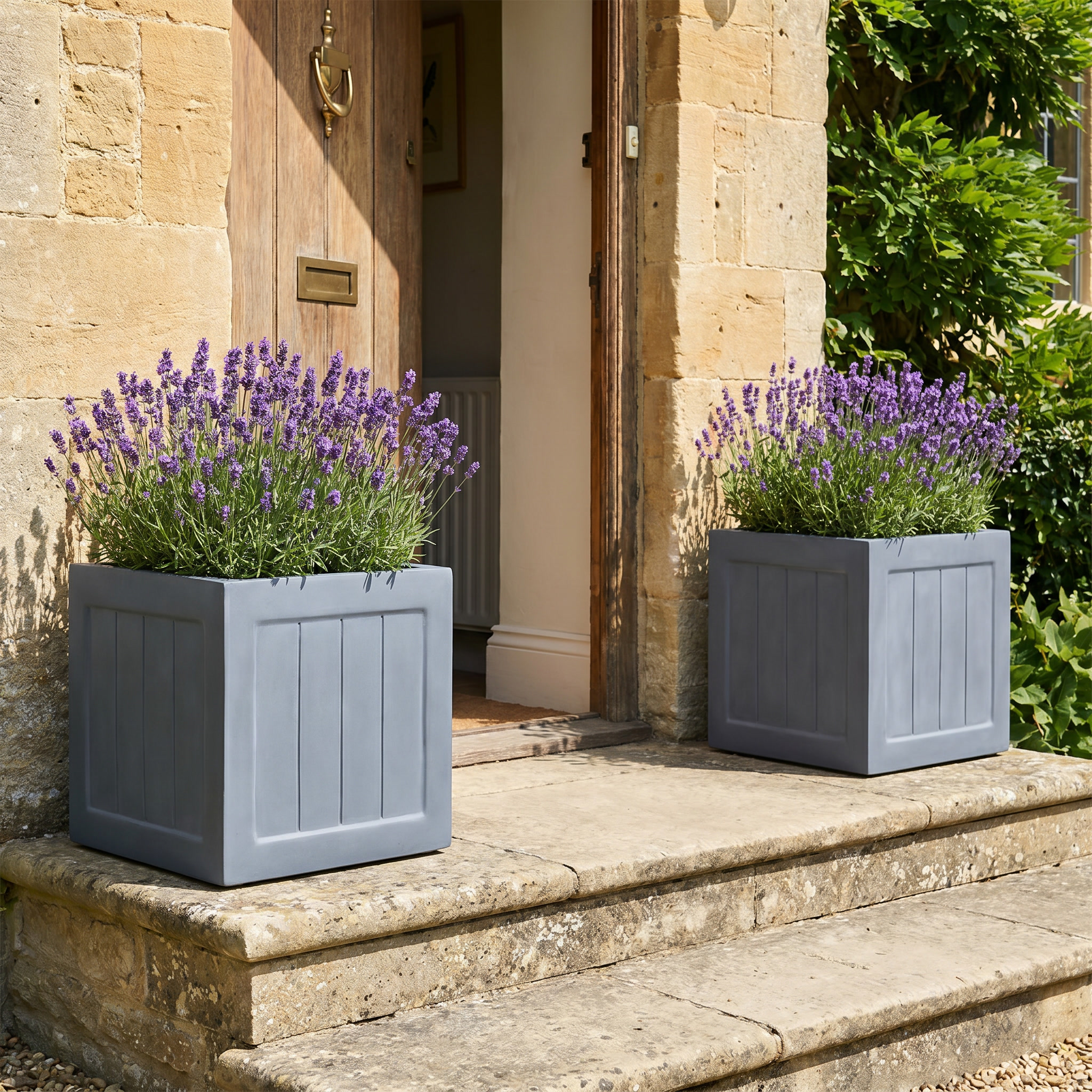 IDEALIST Regency Light Stone Square Garden Planter