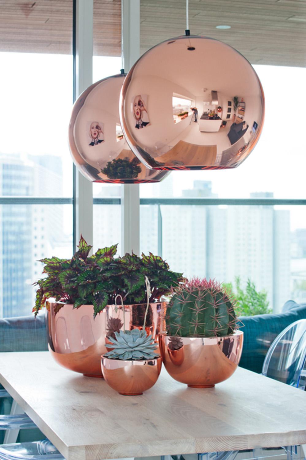 Fiberstone Glossy Peter Light Planter by Idealist Premium