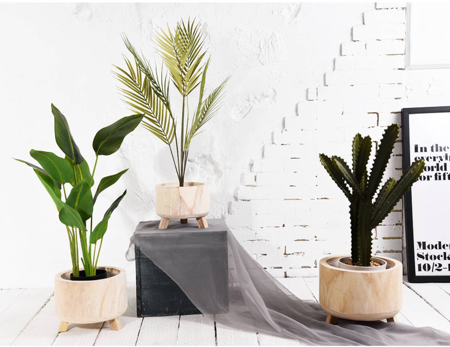 HORTICO GROWER Wooden House Planter with Legs, Indoor Plant Pot Stand with Waterproof Liner