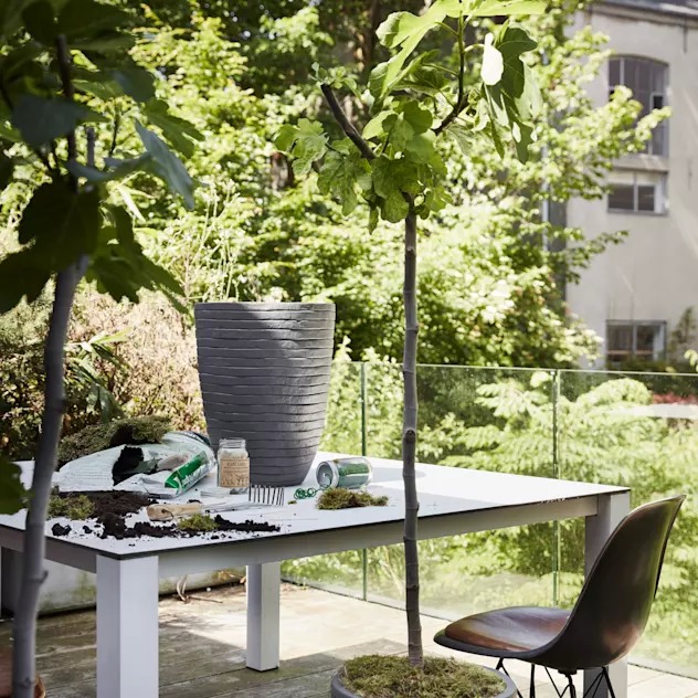 Round Resin Row Planter by Cadix Capi Tutch Vase Elegance Low