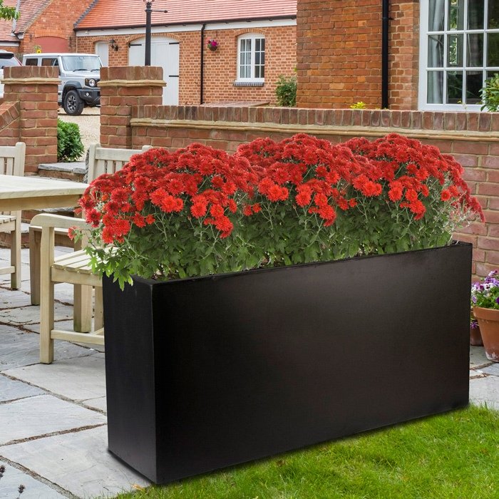 How to use large outdoor planters?