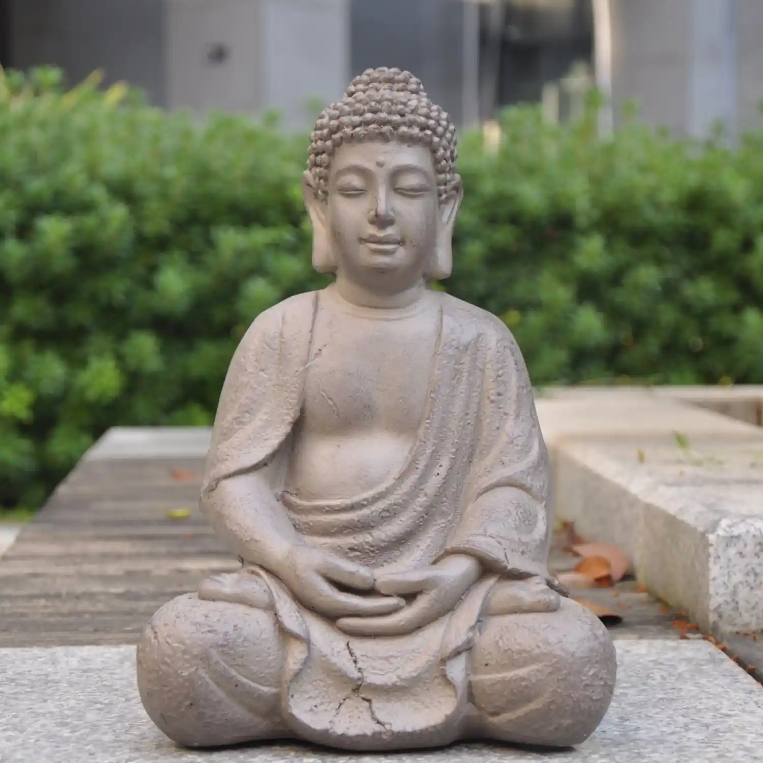 IDEALIST Lite Meditating Buddha Sculpture Garden Statue