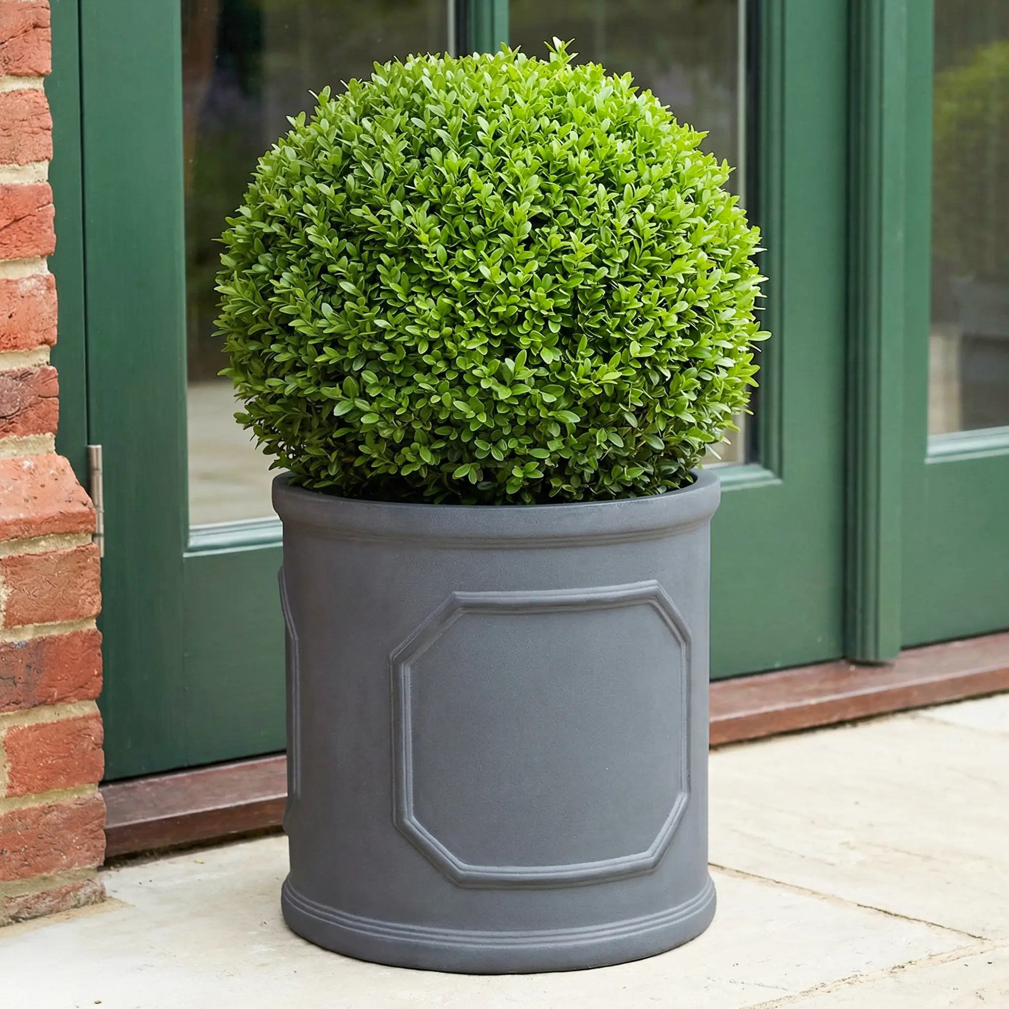 IDEALIST Chelsea Light Concrete Cylinder Garden Planter