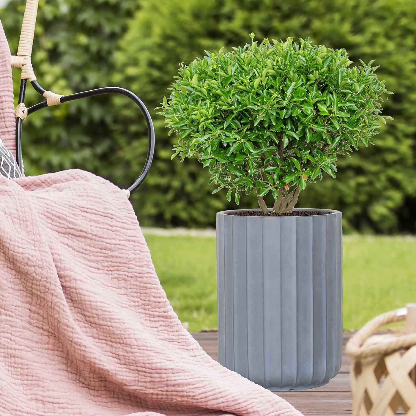 IDEALIST Lite Modern Ribbed Cylinder Round Outdoor Planter
