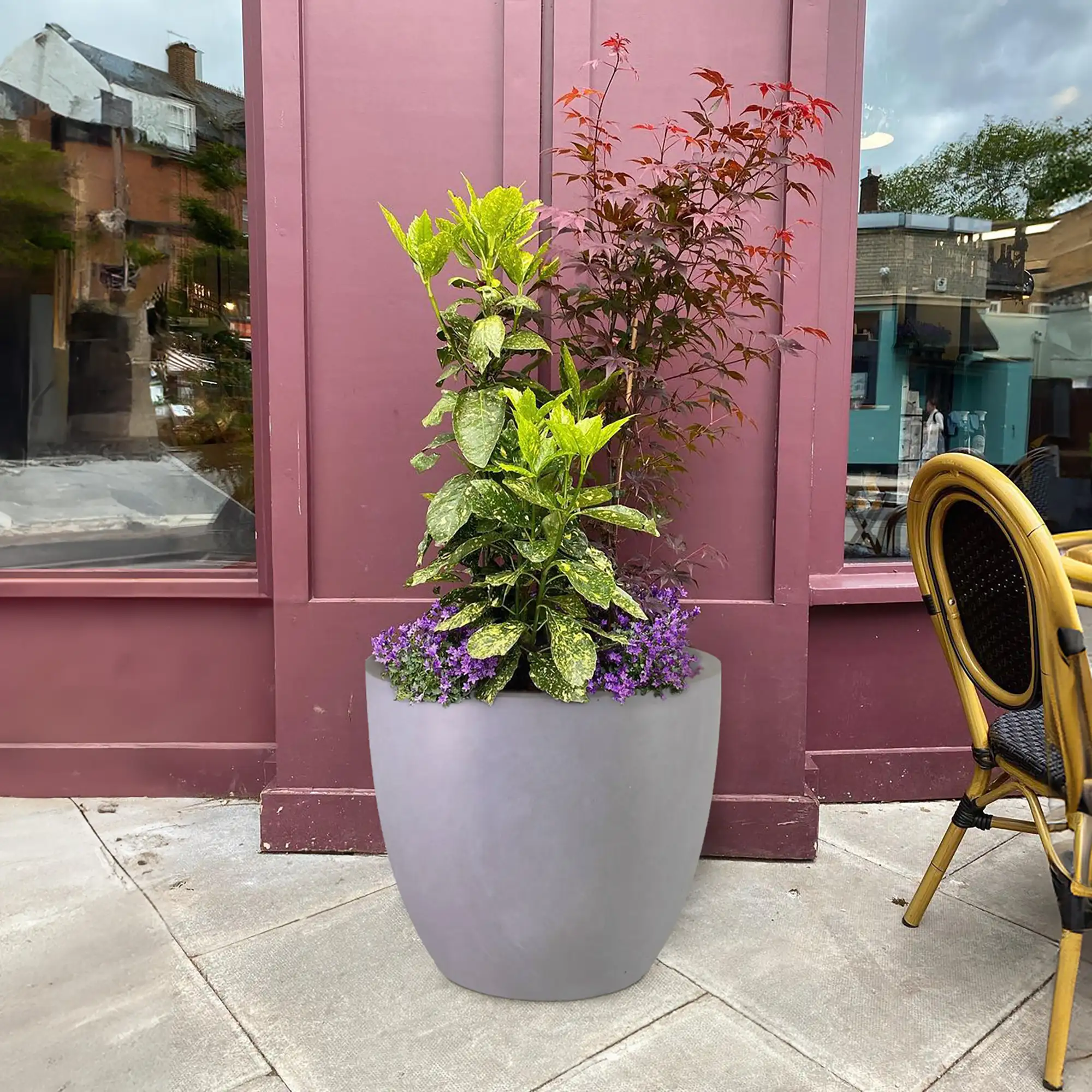 IDEALIST Lite Contemporary Light Concrete Egg Planter