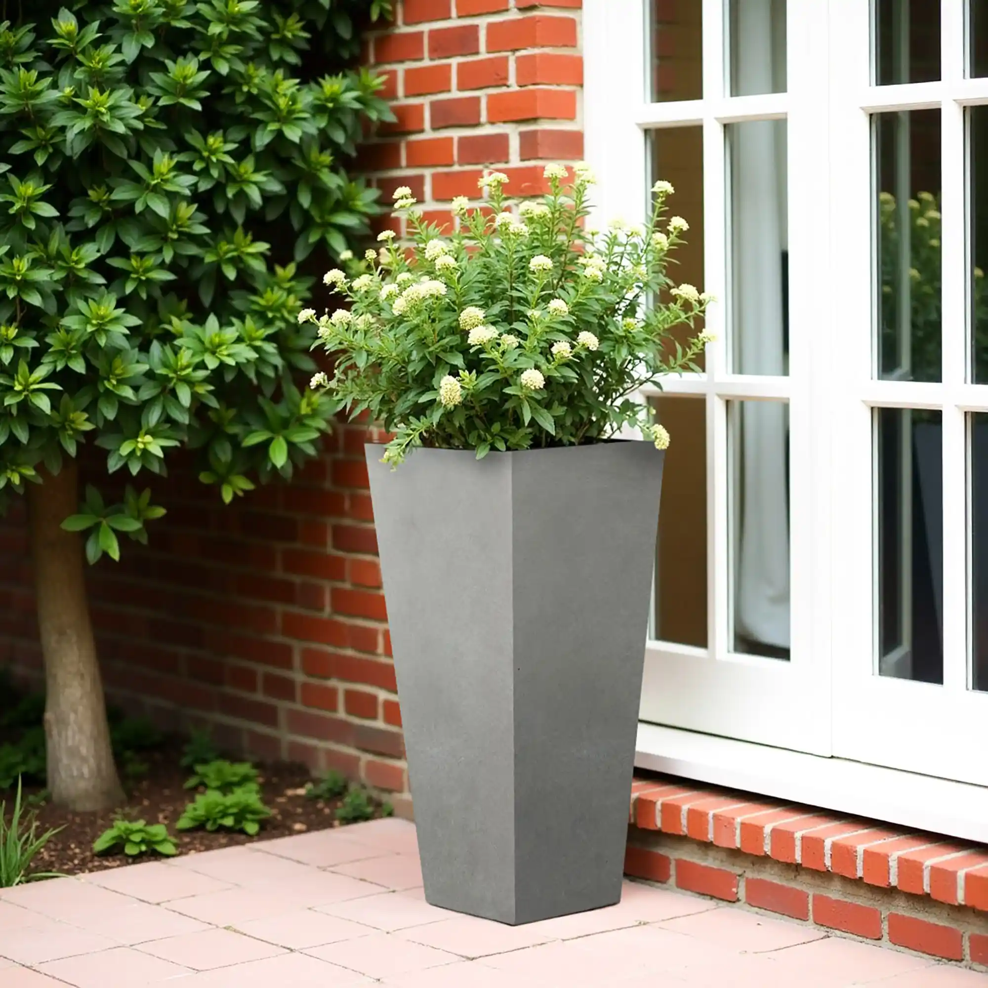 IDEALIST Lite Tall Tapered Contemporary Light Concrete Planter
