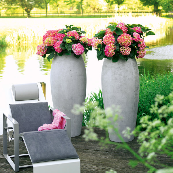 ESSENCE Round Tall Polystone Planter