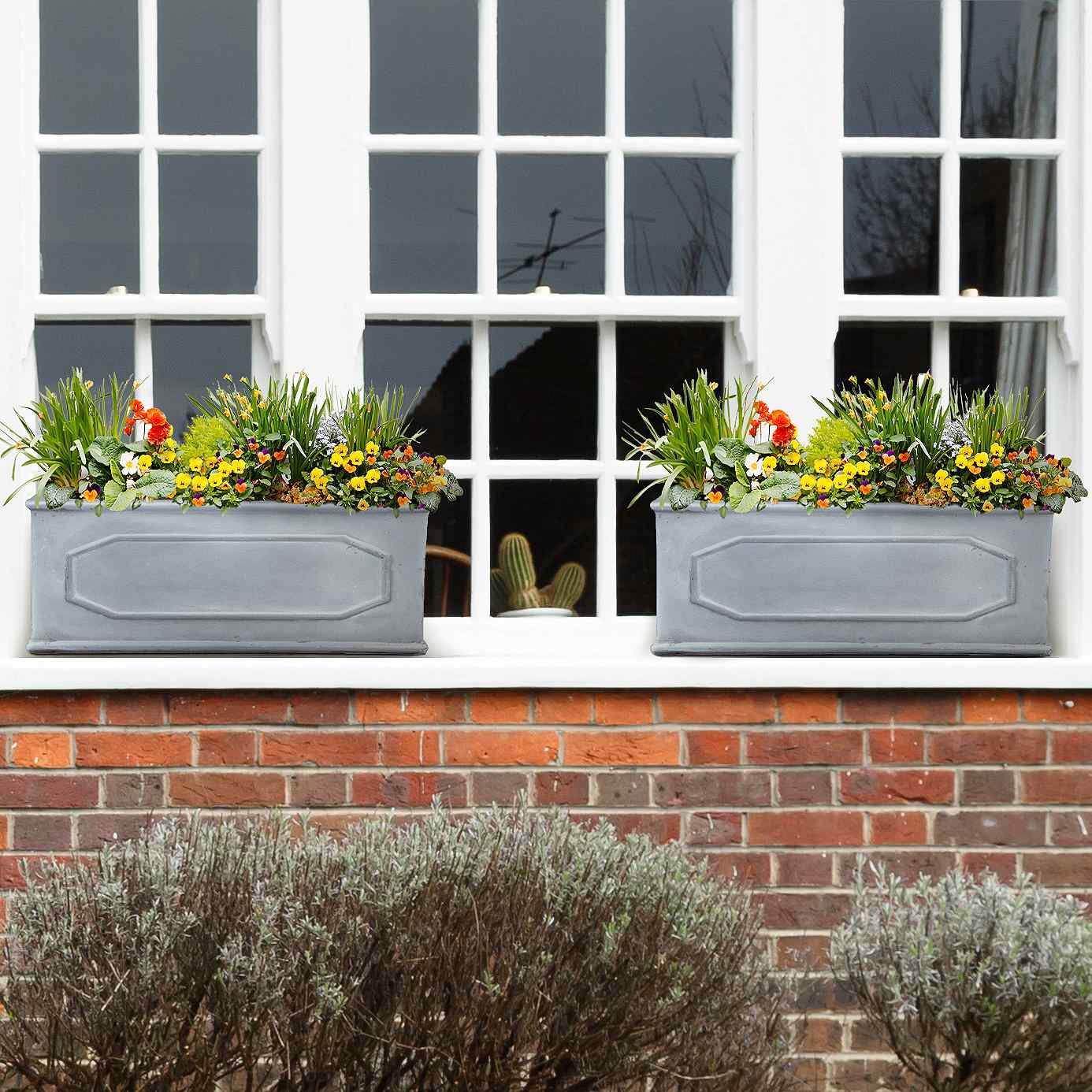 IDEALIST Lite Faux Lead Chelsea Light Concrete Through Planter