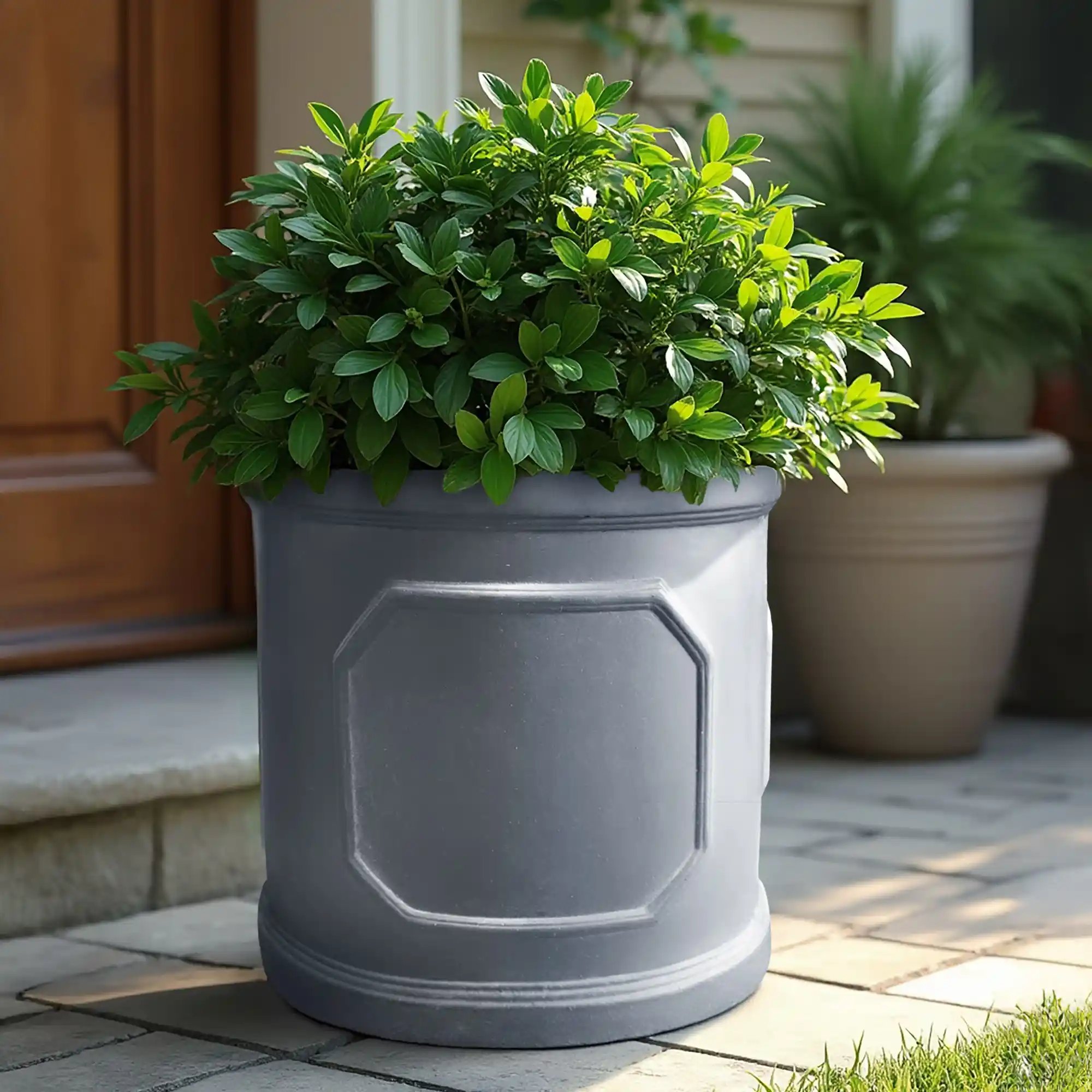 IDEALIST Chelsea Light Concrete Cylinder Garden Planter