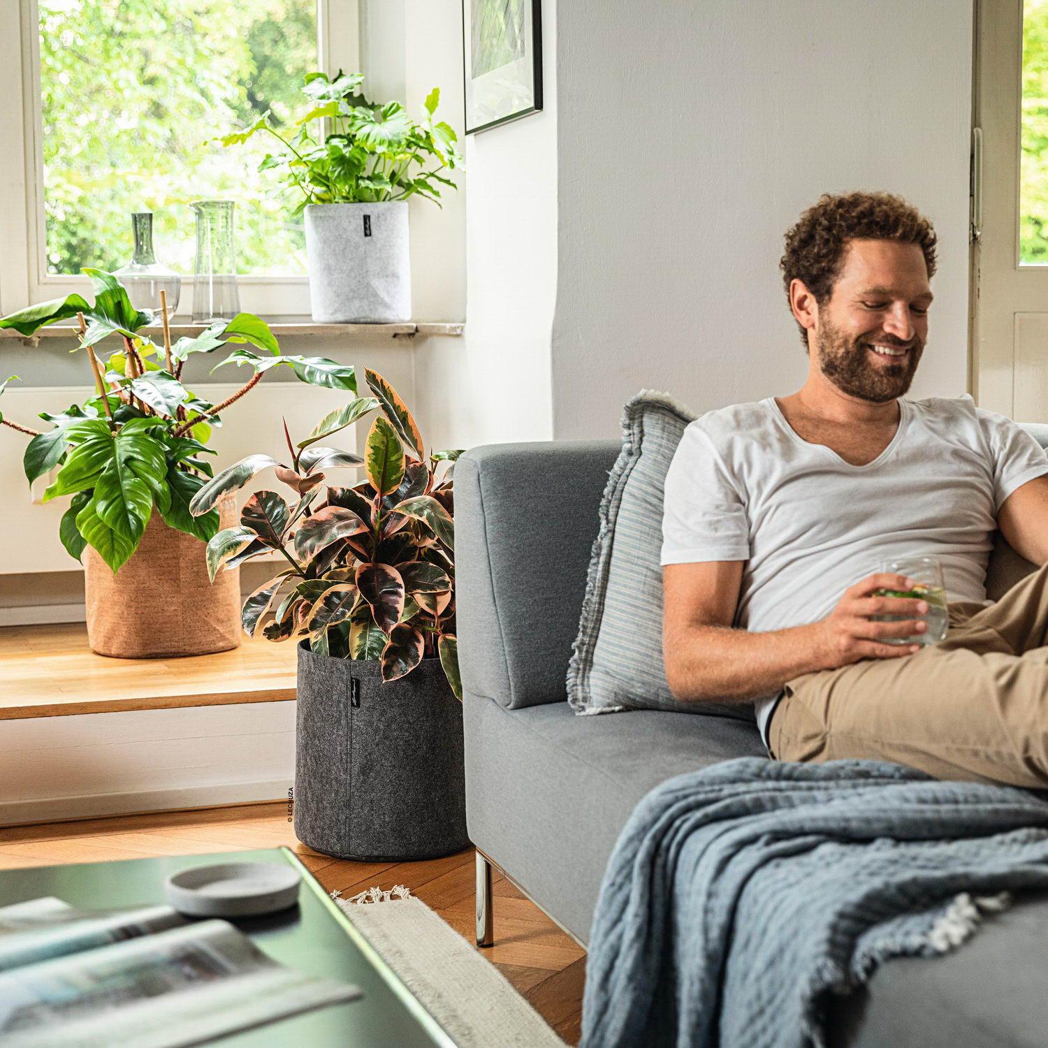 LECHUZA TRENDCOVER Round Self-watering Planter