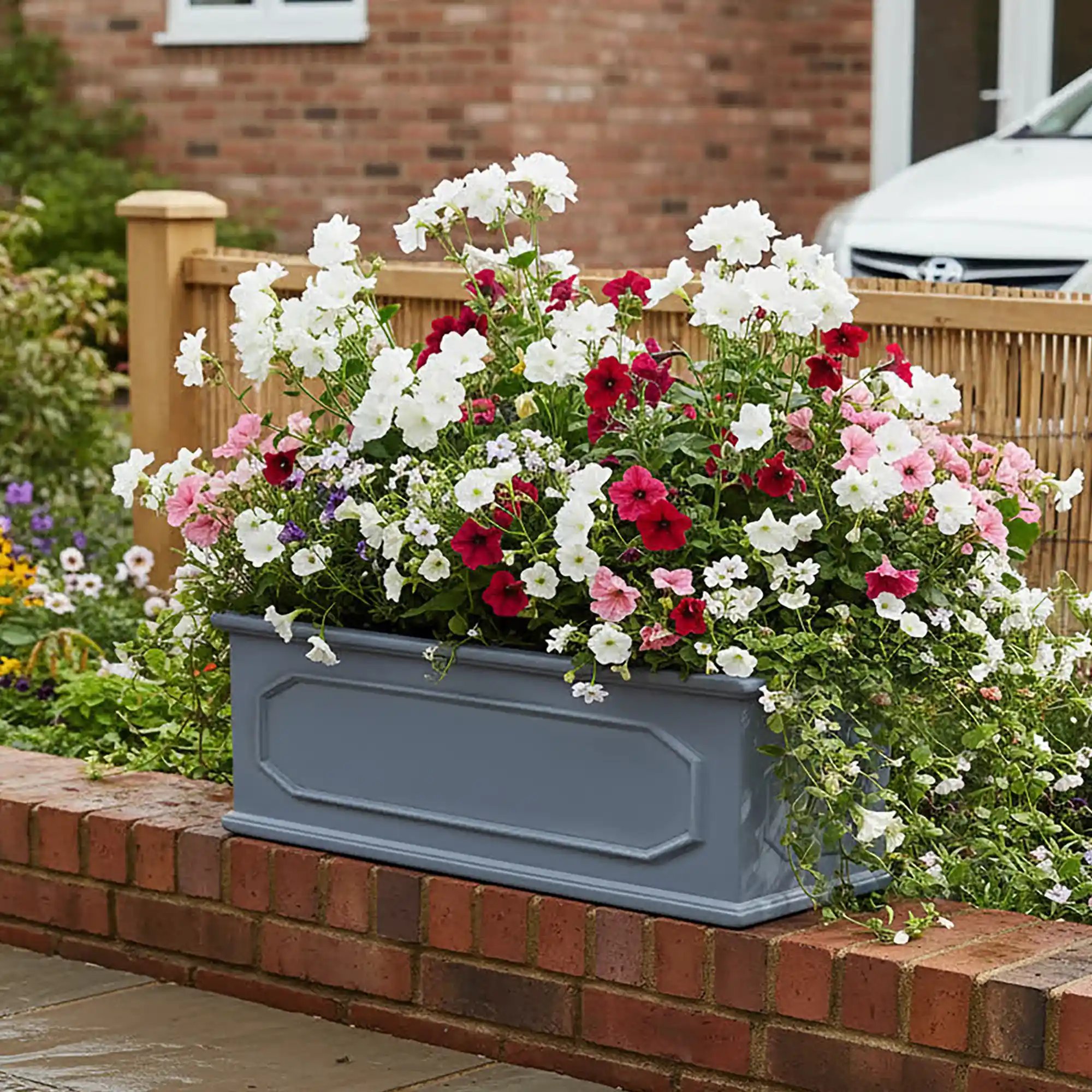 IDEALIST Lite Faux Lead Chelsea Light Concrete Through Planter