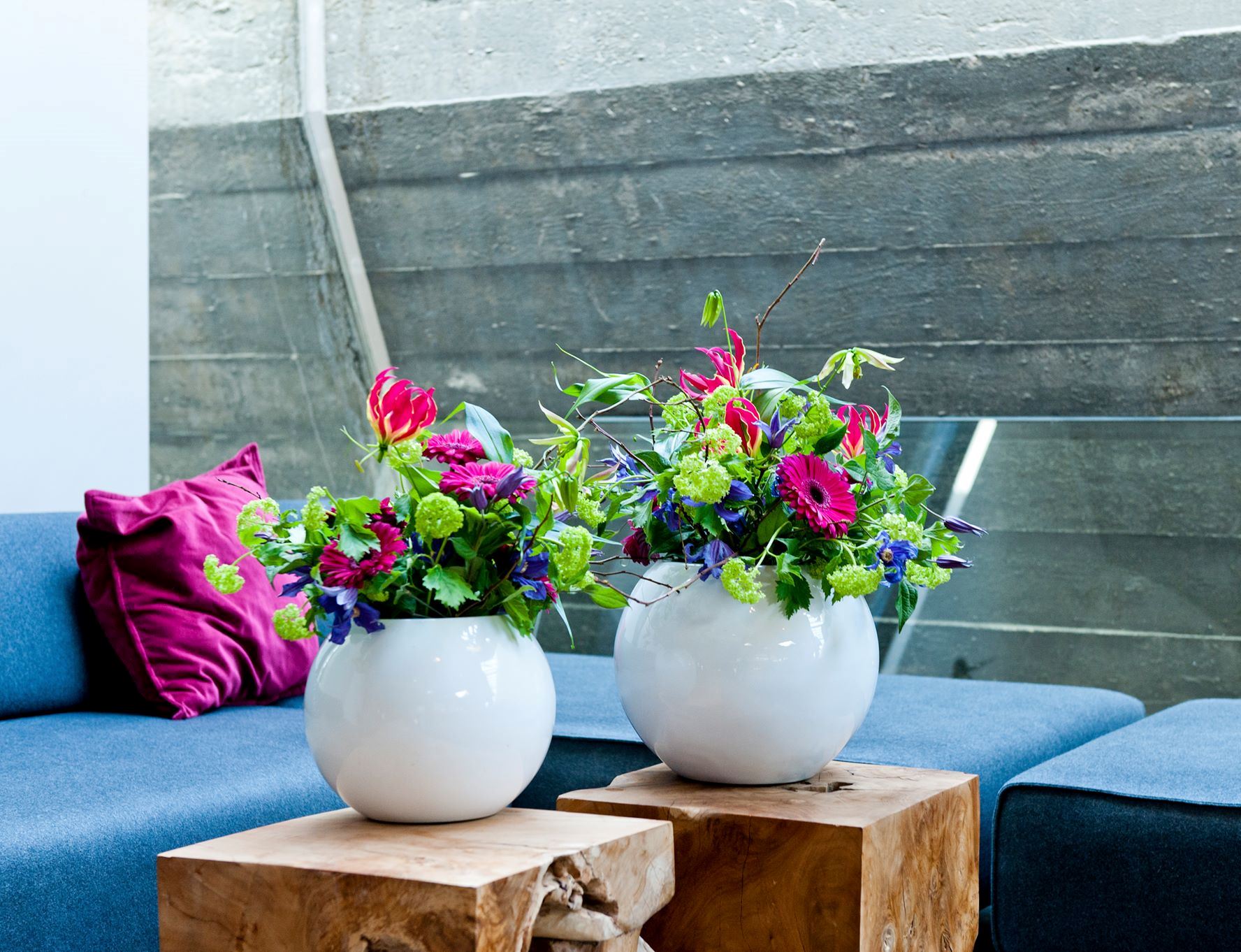 Round Fiberstone Planter by Idealist Premium BETH Glossy